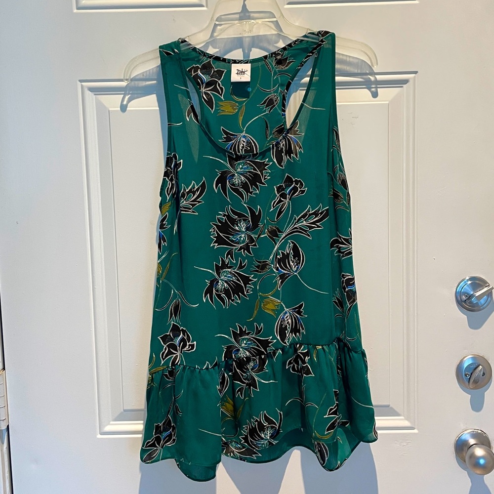Cabi Floral Green Black White Flowy Peplum Racerback Sleeveless Top Size Small